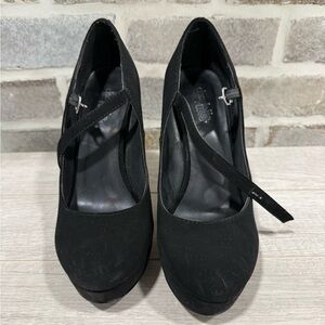 Chic Black Suede Women's Heels